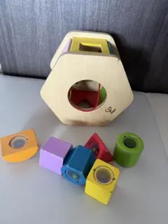 Hape（ハペ）シェイク&マッチシェイプソーター