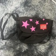 Manhattan Portage ショルダーバッグ ブラック/ピンク