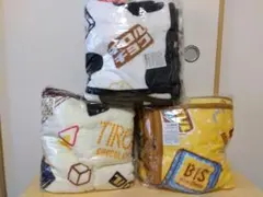 3種セット　チロルチョコ　超ビッグフランネル毛布　ブランケット　200✕140