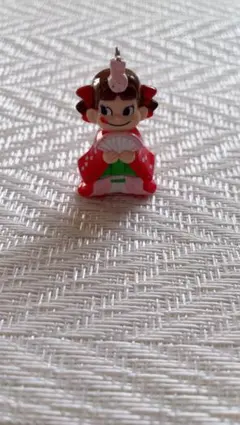 不二家 ペコちゃん FUJIYA ナースペコちゃん 救急車キーホルダー