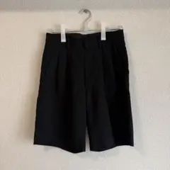 黒のショートパンツ ユニセックス