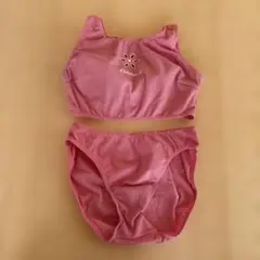 Person's ピンク セパレート水着のサムネイル