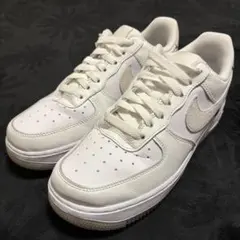 【極美品✨️】NIKE AIR FORCE 1 07 LV8 ホワイト 24cm