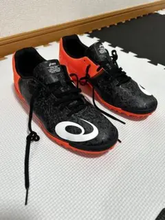 ASICS サッカーシューズ ブラック/オレンジ