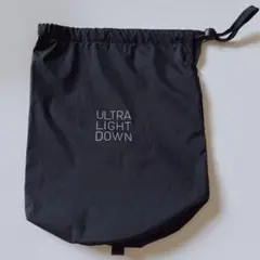 UNIQLO ULTRA LIGHT DOWN 収納袋 紺のサムネイル