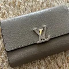 美品 ルイヴィトン カプシーヌ コンパクトウォレット トリヨンレザー ベージュ