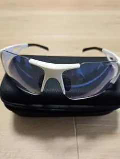 Item thumbnail for item c6362c6d-dff5-4b81-8c59-ec73c24da8ec