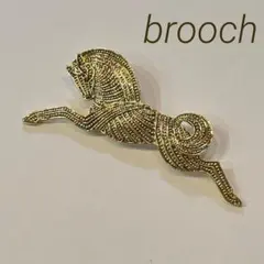 ブローチ　馬　ヴィンテージ　アンティーク調　レトロ　フォーマル　卒業式　入学式