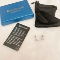 ♪ ピアス イニシャルA 男女兼用 シルバー ステンレス 金属アレルギー対応