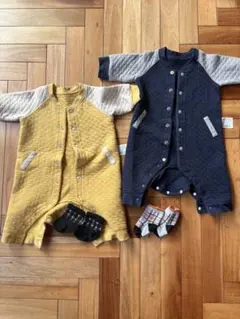 ロンパース・カバーオール2色セット（靴下付き）