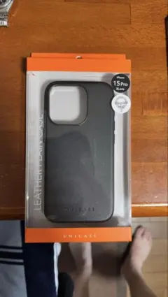 新品UNICASE レザーケース iPhone 15 Pro MagSafe対応