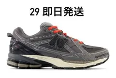 N.HOOLYWOOD INVINCIBLE New Balance