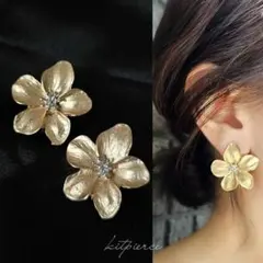 No.369 マットゴールド 大ぶりフラワーピアス