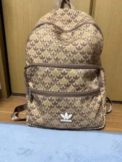 adidas リュックサックのサムネイル