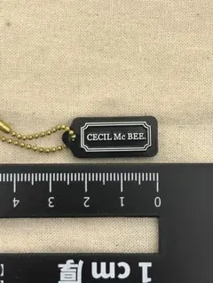 CECILMcBEE キーホルダーのサムネイル