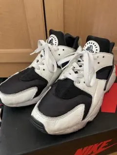 NIKE AIR HUARACHE スニーカー