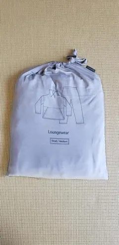 新品未開封　エミレーツ航空ビジネスクラス　ラウンジウェア　S／M　②