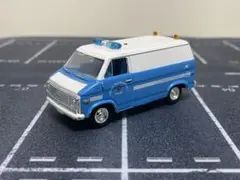 1/64 シボレー シェビーバン パトカー レーシングチャンピオン