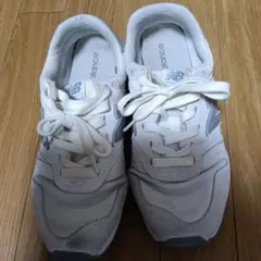 New Balance ホワイト スニーカー373