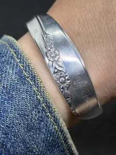 シルバー 彫刻 バターナイフバングル シルバー 彫刻 バターナイフバングル