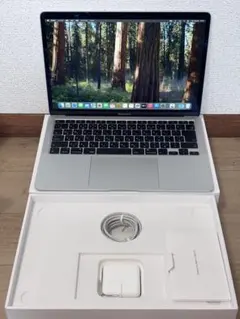バッテリー新品同様　MacBook Air 13インチ　2020 256GBのサムネイル