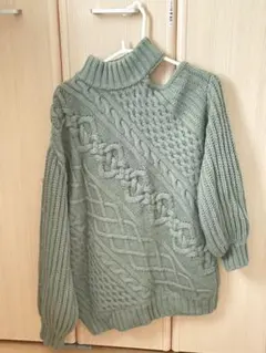 ニット 肩開き グリーン ムルーア