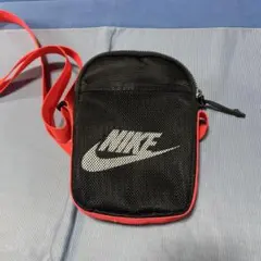 Nike メッシュショルダーバッグ 黒/赤