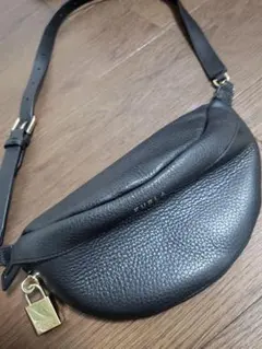 FURLA ショルダーバッグ ブラック