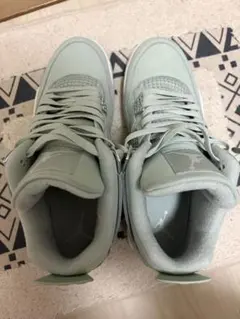 NIKE Air Jordan 4 スニーカーのサムネイル