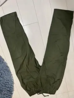 gu オリーブ カーゴパンツ ゴムウエスト