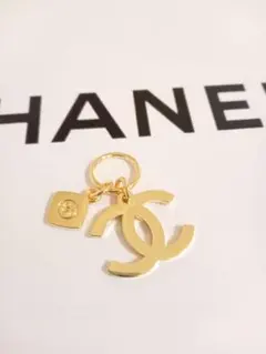 ラスト☆CHANEL シャネル☆ホリデー限定チャーム CCロゴ／ノベルティ
