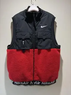 NIKE ベスト XL 中綿入り 暖かい 黒赤　ナイキ