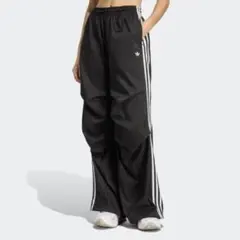 adidas シャカシャカ トラックパンツ 黒