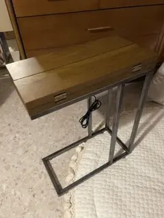 ナイトテーブル