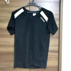 vネック Tシャツ