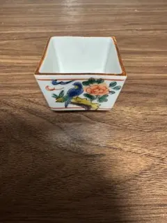 鳥と花の絵柄 四角形の器　九谷焼