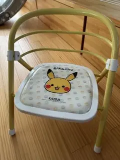 ピカチュウ　折りたたみ椅子