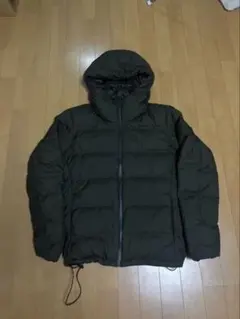 オリーブグリーン　ダークグリーン　ダウンジャケット　UNIQLO