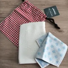 タオルセット ＊赤ギンガムチェック巾着袋付き＊白ハンドタオルは、今治タオル！