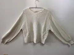 アイボリー ニット