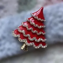 クリスマスツリーモチーフ ブローチ クリスタル調ストーン装飾
