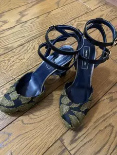 Odette e Odile ストラップパンプス