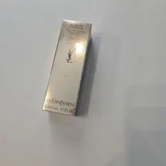 新品未使用　ファンデーション　YSL　L01 25ml