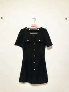 ブラックニットワンピース 半袖 ボタン付き