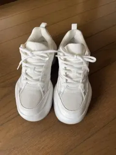 ZARA 厚底ホワイトスニーカーのサムネイル