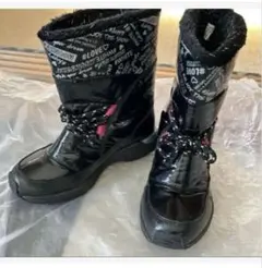 ブラック ロゴ入り 防水ブーツ