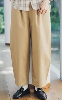 【新品タグ付き】studio CLIP コットンサテンゆるテーパードパンツ