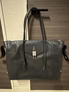 Givenchy アンティゴナ ソフトロックハンドバッグ 定価￥219,900 ジバンシィ新作バッグ「アンティゴナ・ソフト」滑らかなカーフレザー