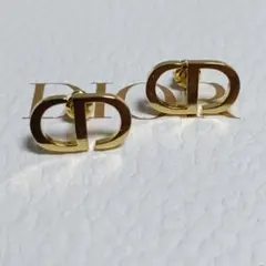 Dior Petit CD スタッドピアス
