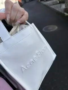 acneバック　白　ミニのサムネイル